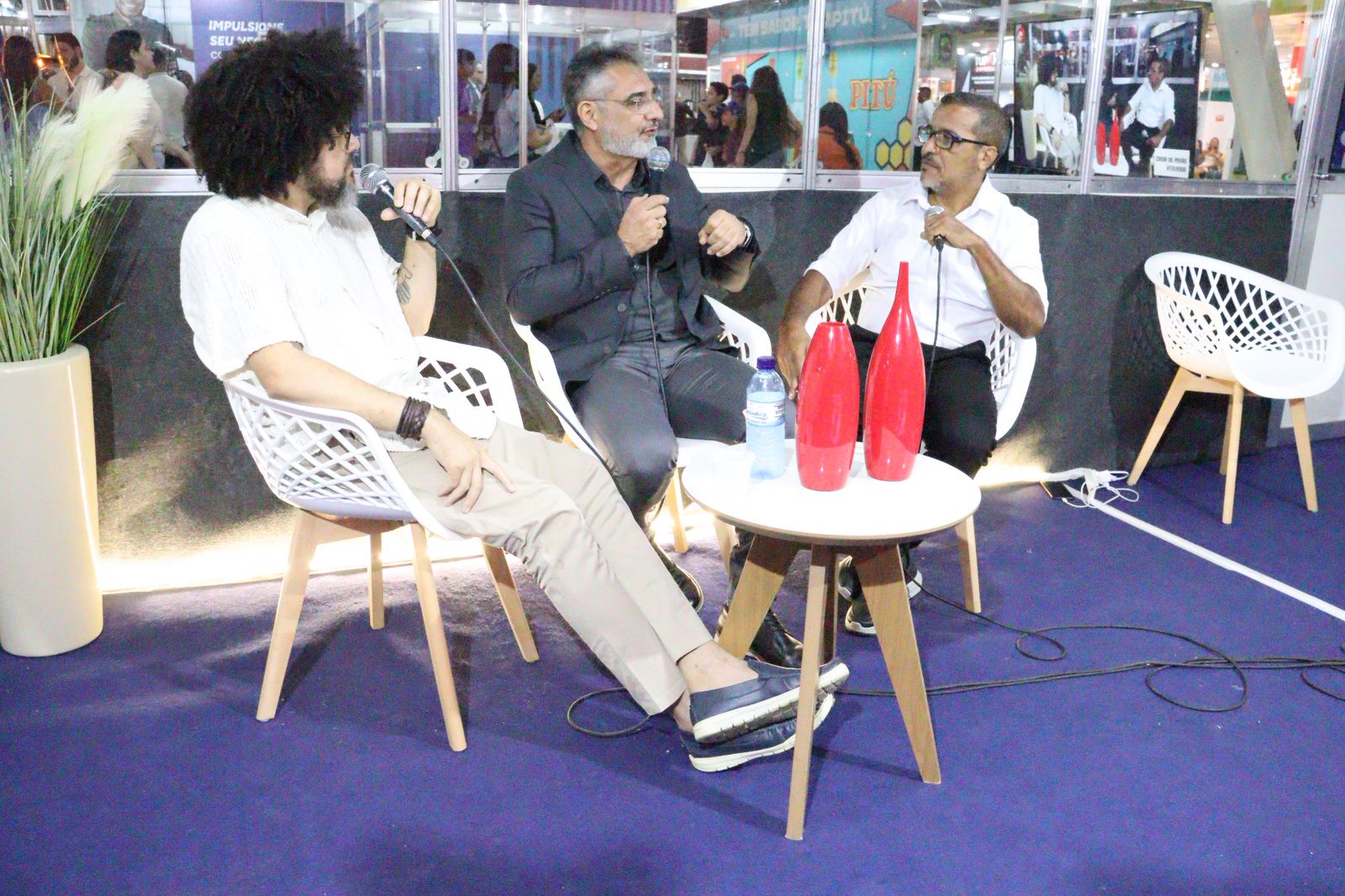 Farol recebe carinho, aplausos e apoio dos leitores na 25° Exposerra