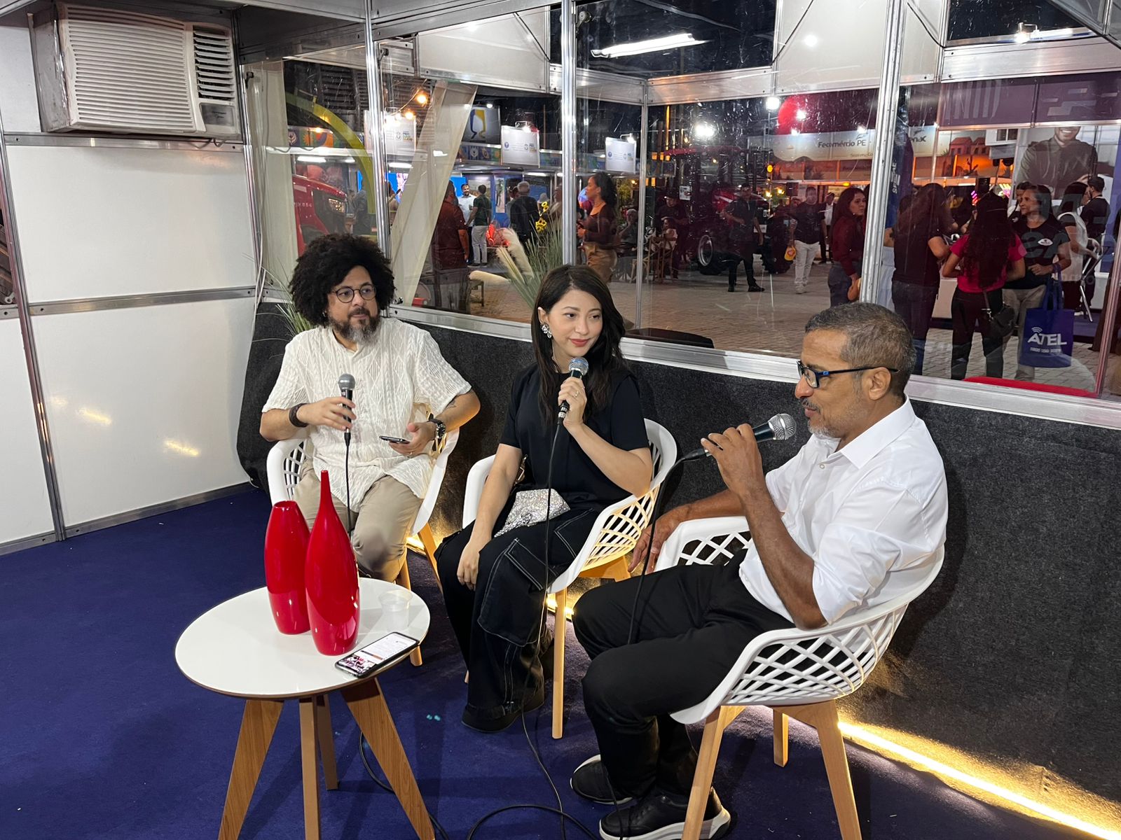 Farol recebe carinho, aplausos e apoio dos leitores na 25° Exposerra