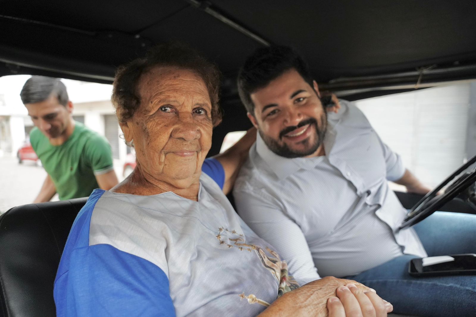 Jeep do Padre Afonso faz sucesso durante Missa do Agricultor em ST