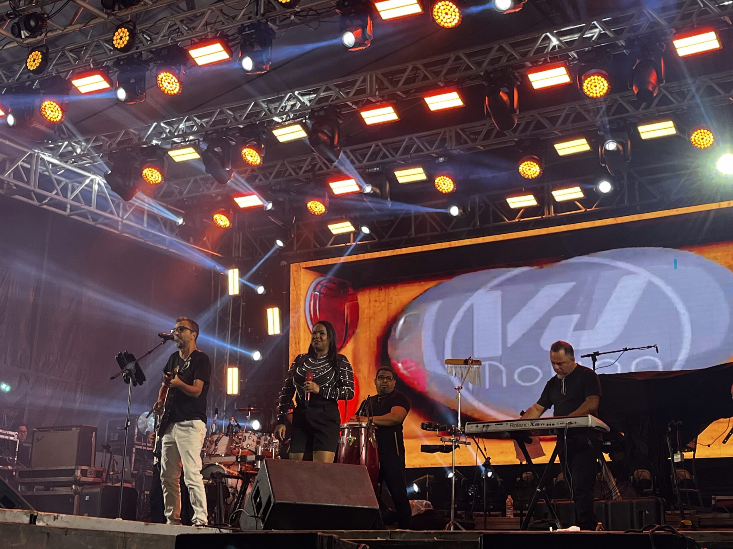 Trio Parada Dura e The Fevers encerram 67ª Festa dos Estudantes
