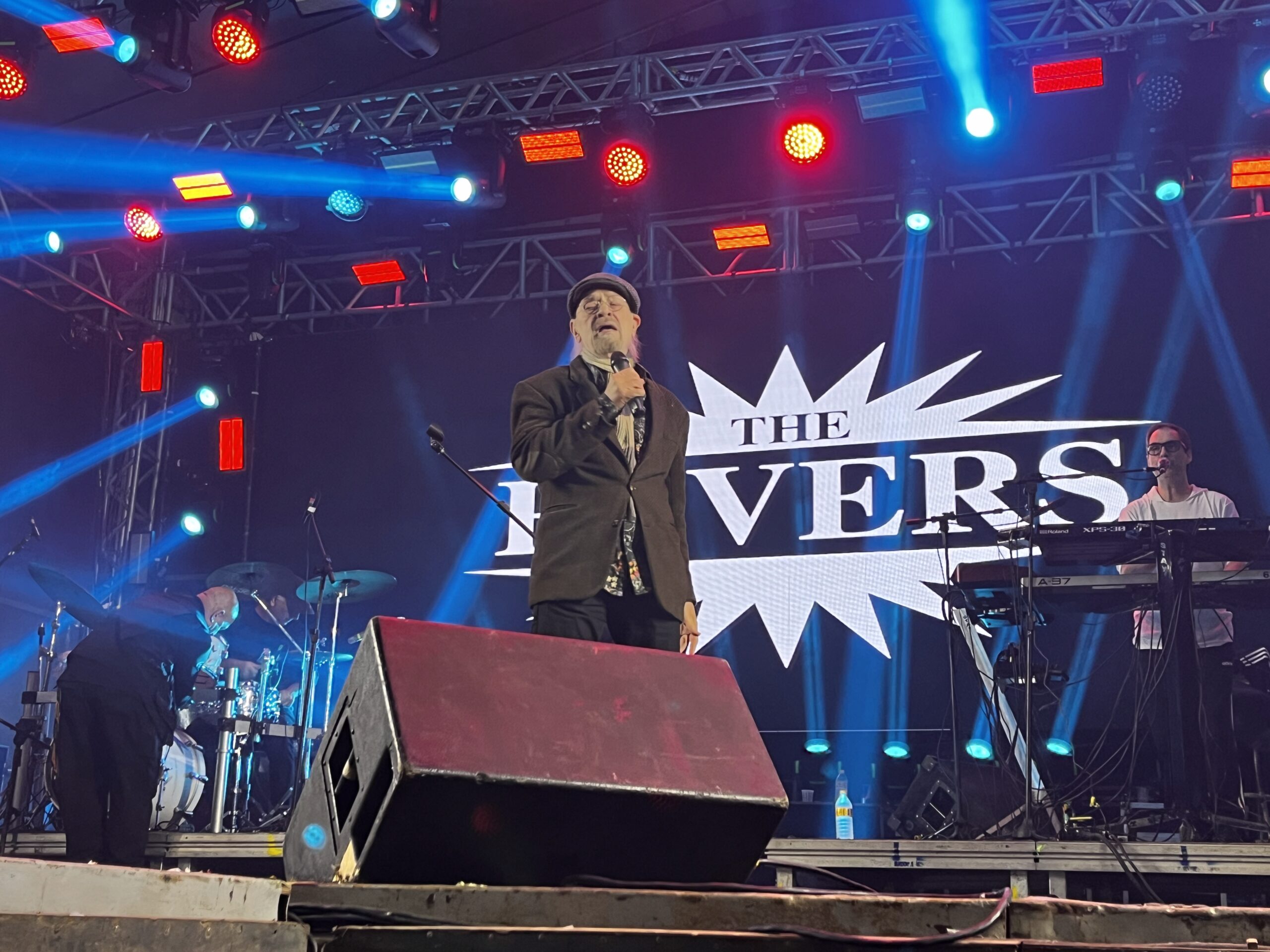 Trio Parada Dura e The Fevers encerram 67ª Festa dos Estudantes