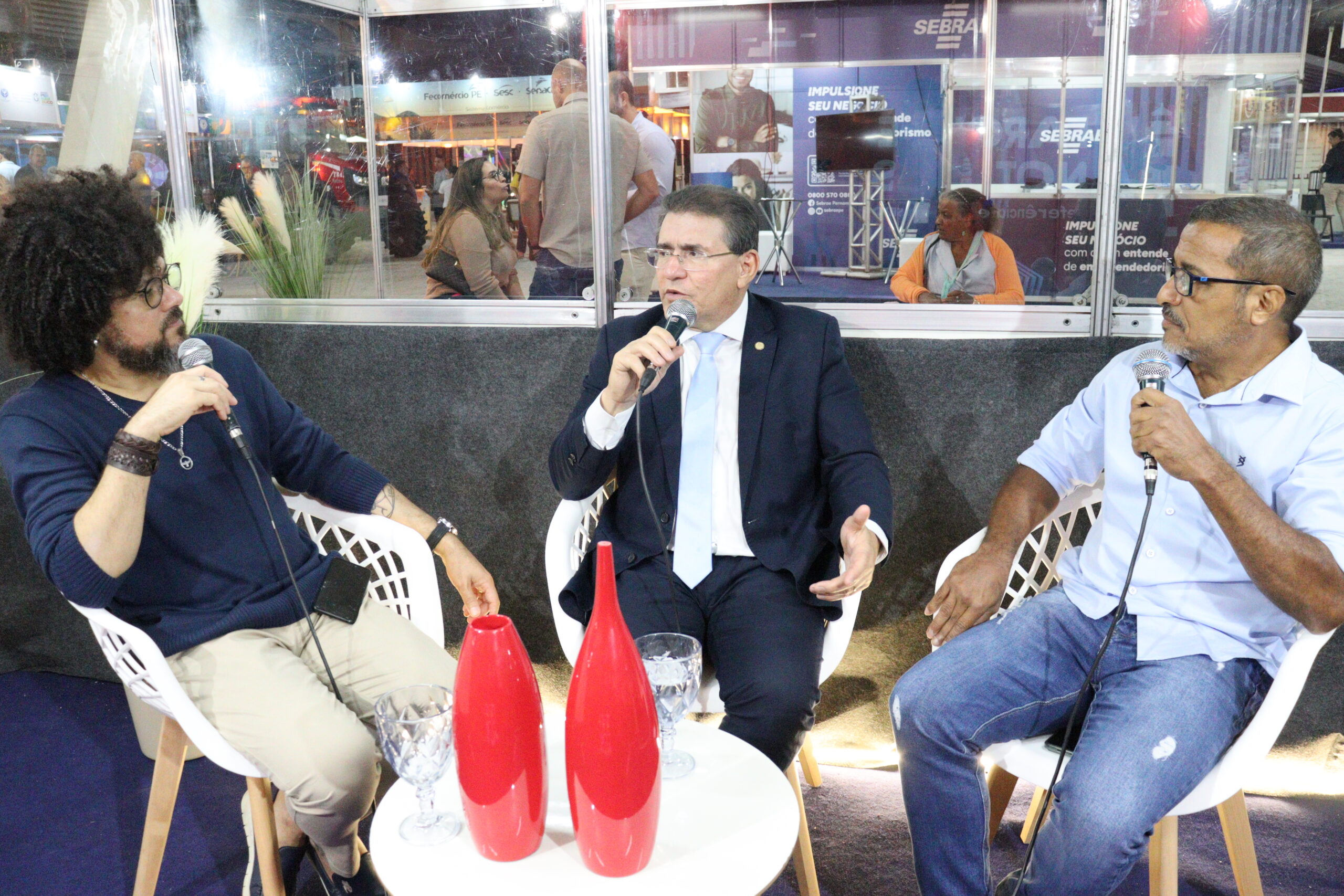 Deputado de Márcia 'tem muito mais espuma que obras' por Serra Talhada