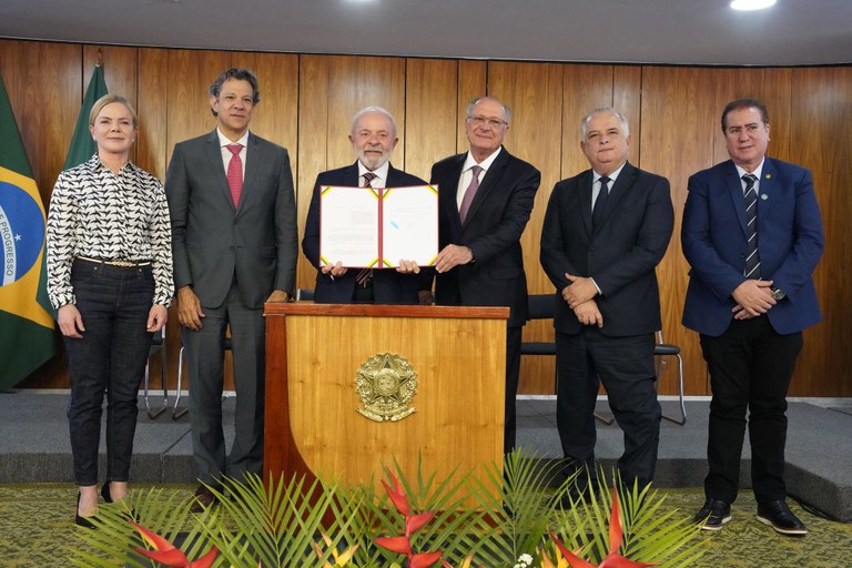 Lula lança programa para impulsionar exportações 1 Medida antecipa efeitos da reforma tributária, contribui para a redução do custo nas exportações e amplia a competitividade das MPEs no mercado internacional - Foto: Cadu Gomes/VPR