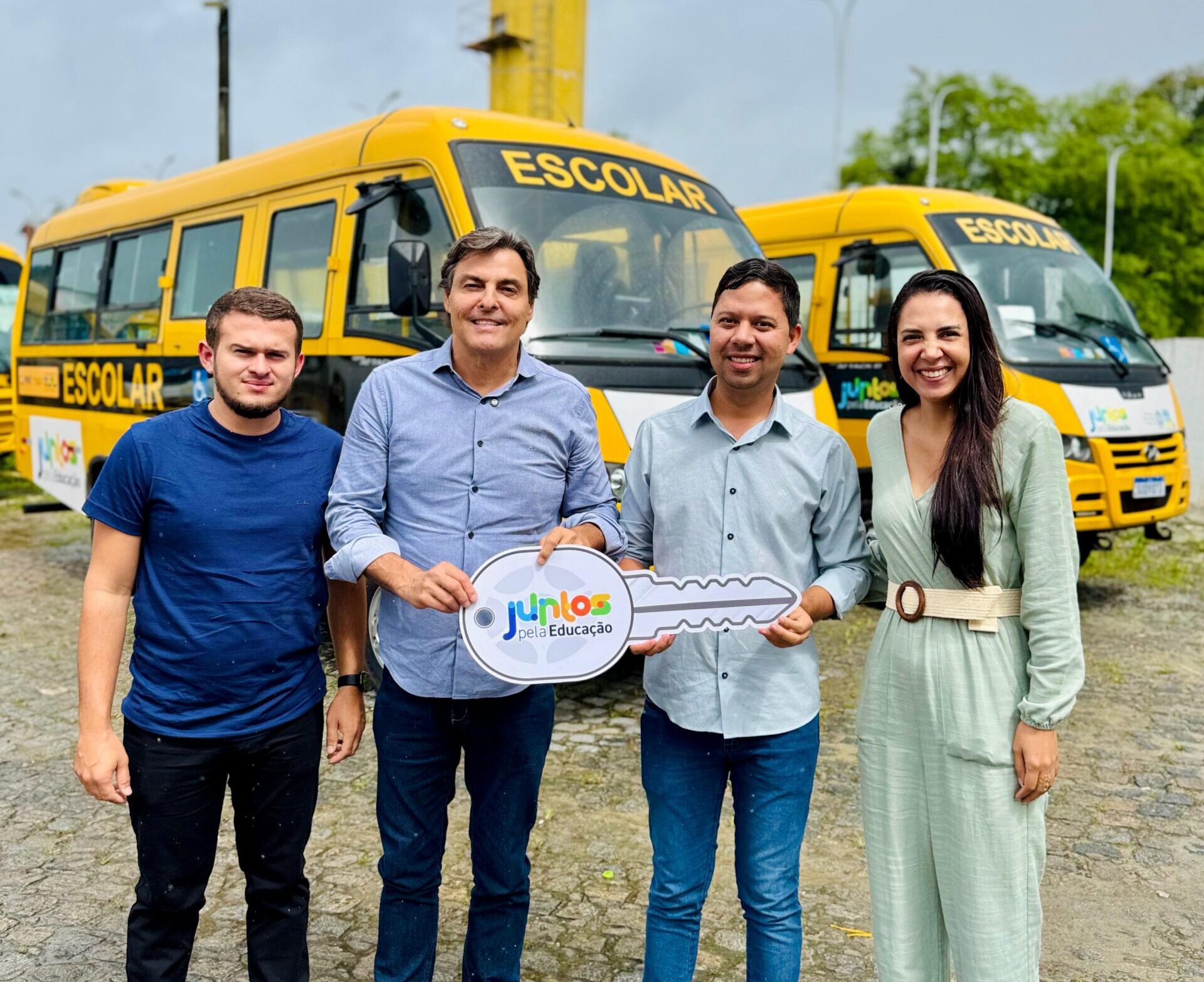 Marconi Santana destaca entrega de novos ônibus escolares - Fotos: Reprodução