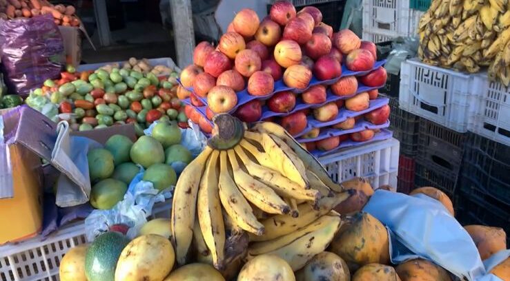 Frutas de época aquecem o comércio em ST e feirantes comemoram