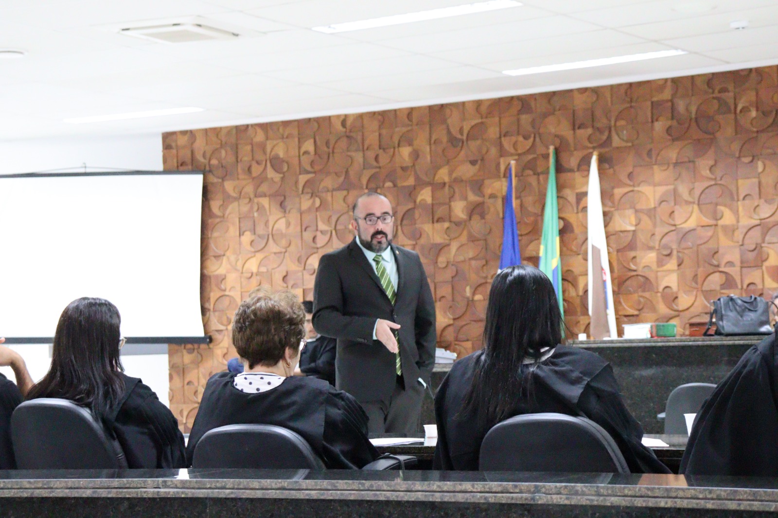Réu é absolvido por clemência em júri de homicídio nesta 5ª em ST