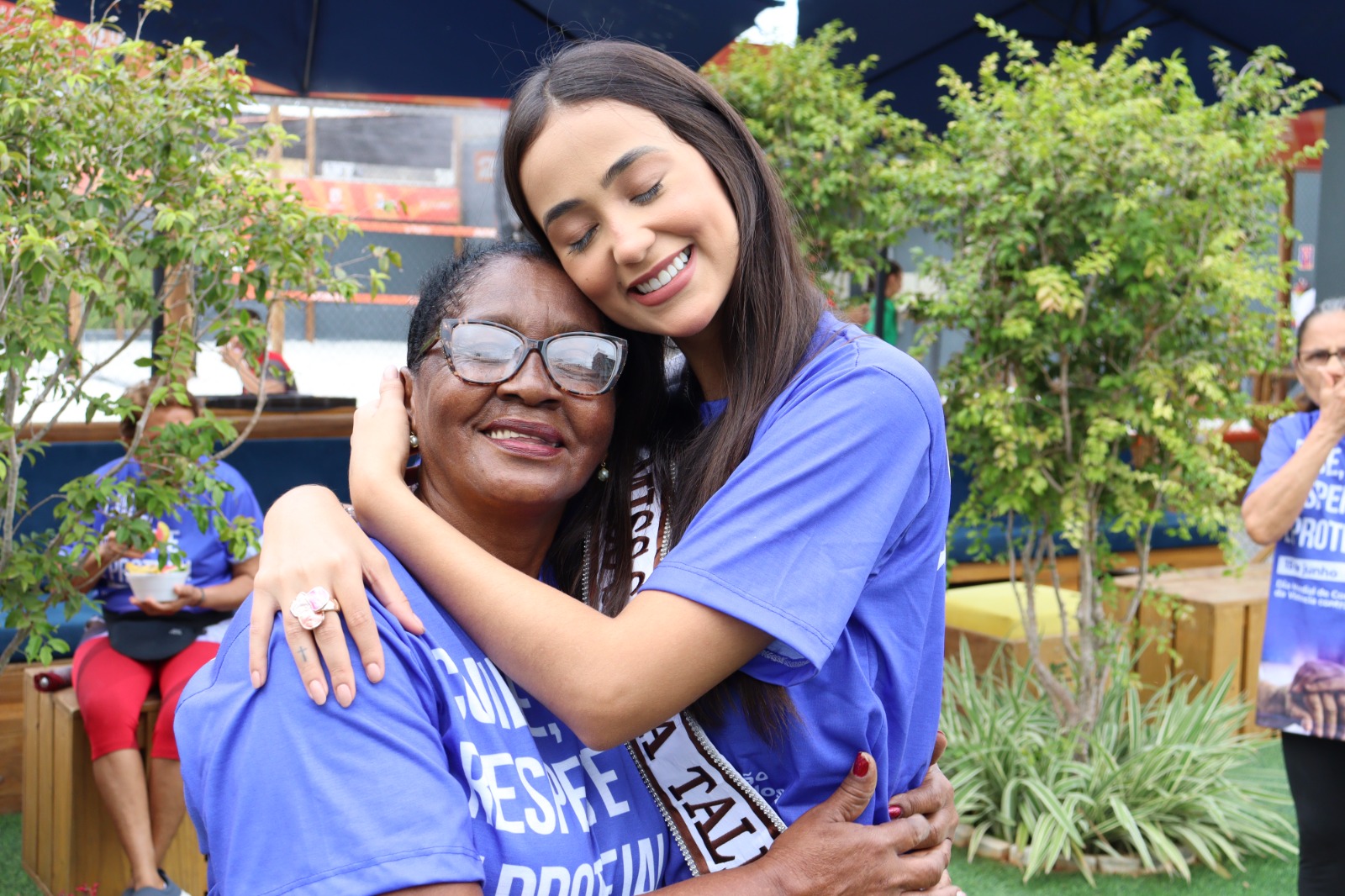 Miss Livia Terto realiza ação social para idosos em Serra Talhada 1 Fotos: Licca Lima/Farol de Notícias