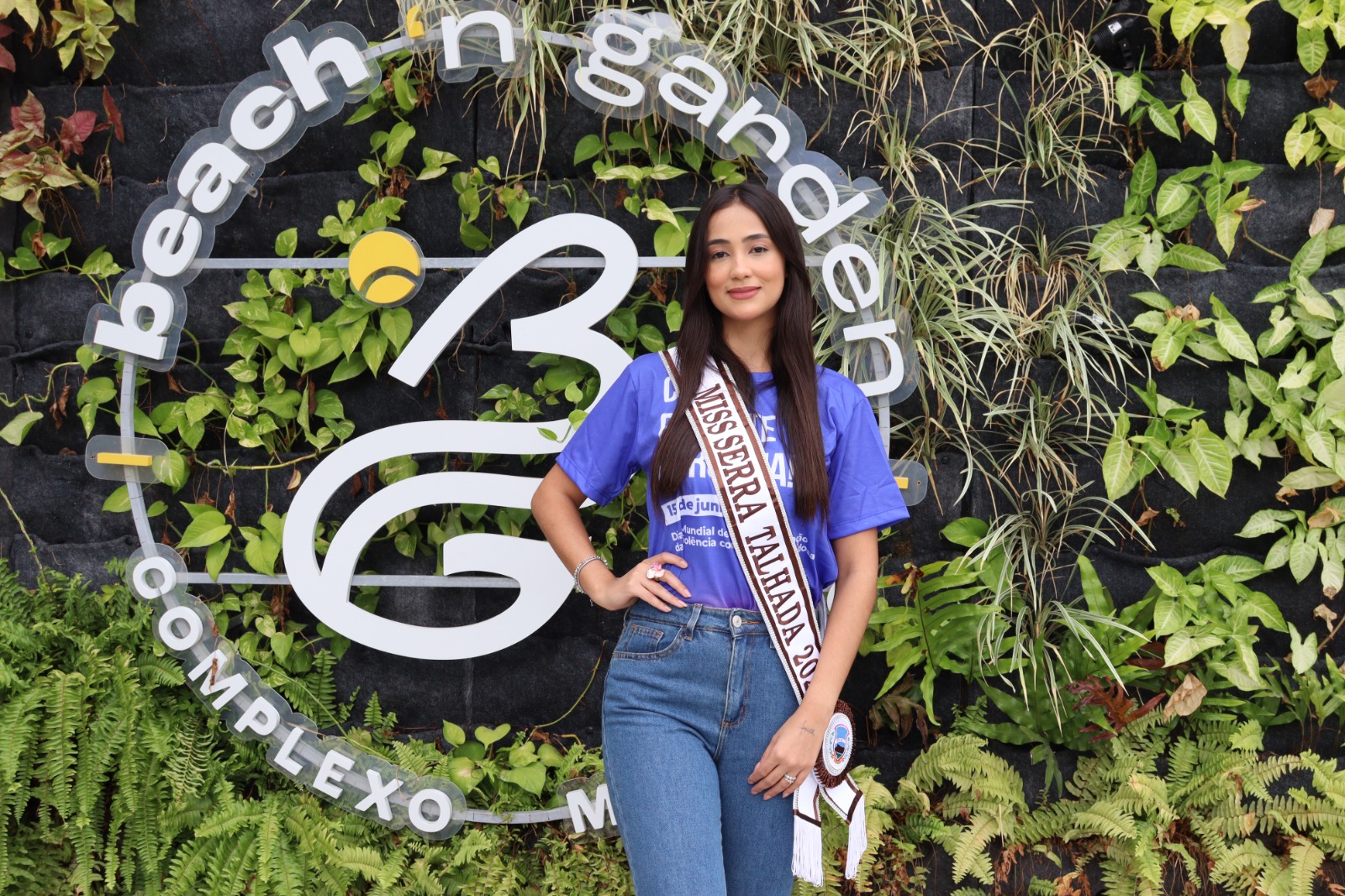 Miss Livia Terto realiza ação social para idosos em Serra Talhada