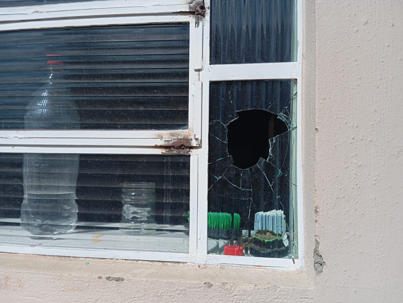 Usuário de drogas inferniza bairro de ST com ataque à residências 1 Usuário de drogas inferniza bairro de ST com ataque à residências