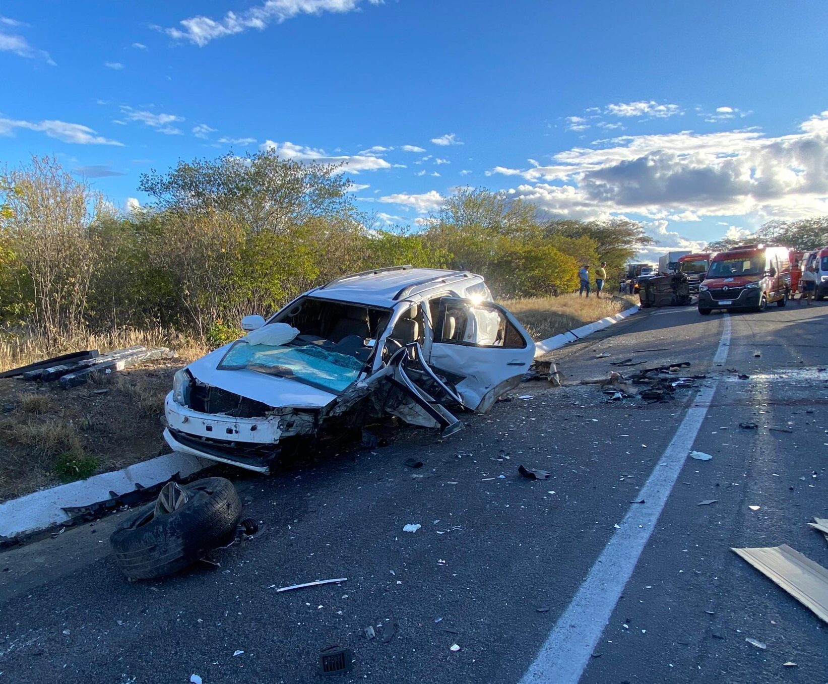 Grave acidente em Serra Talhada na BR-232 deixa 5 vítimas nesta 3ª 1 Fotos: Clóvis Moreno/Farol de Notícias