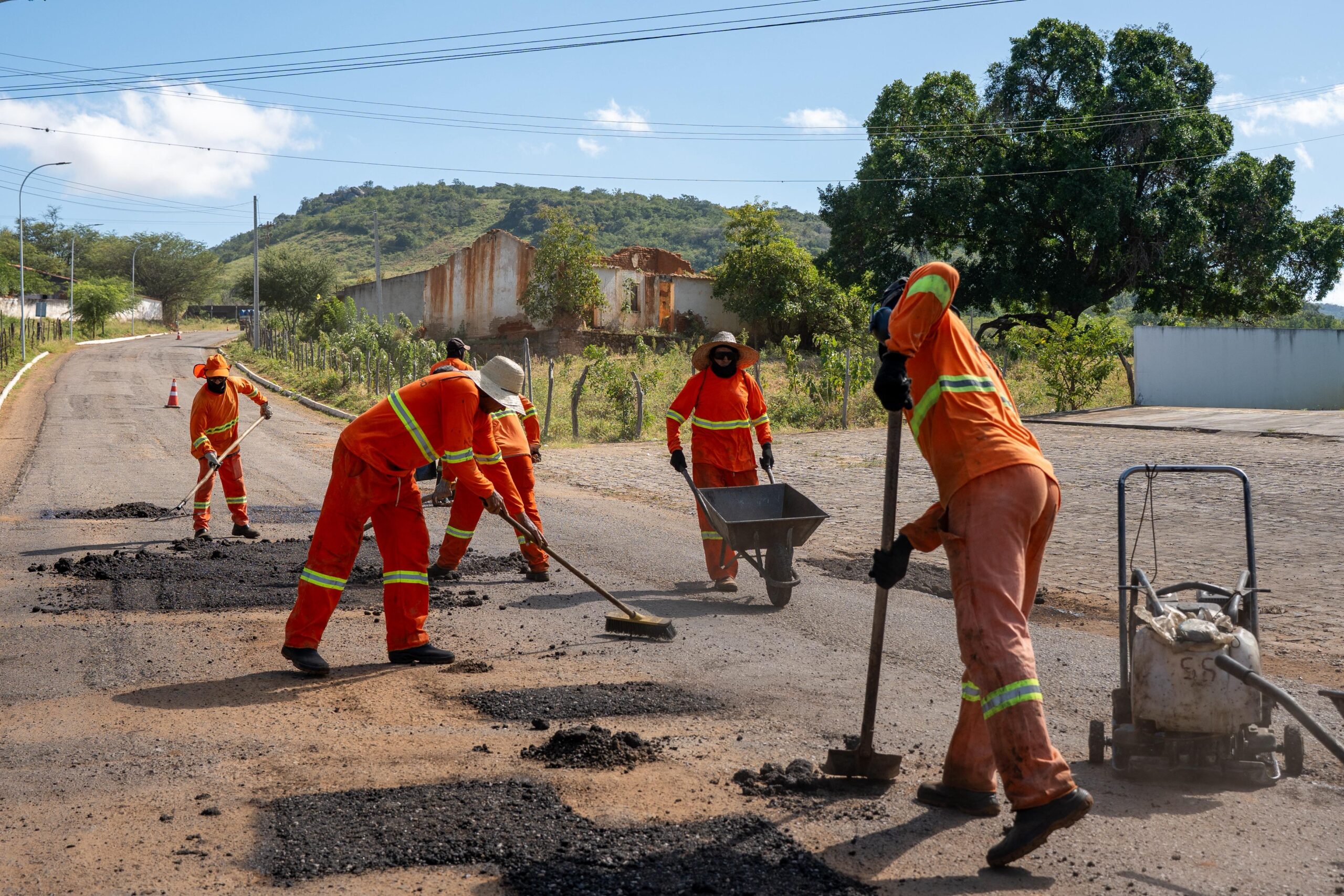 Raquel atende pedido de Dr. Ismael e PE-378 será reformada - Fotos: Divulgação