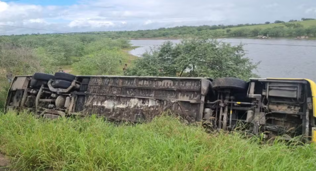 Acidente: 2 das 16 vítimas do ônibus que vinha para ST ainda internadas