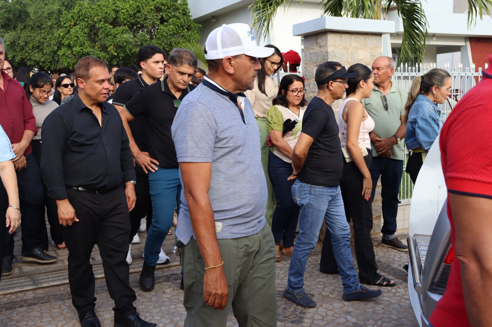 Comércio e trânsito de ST param na despedida a Marcelo Vasconcelos