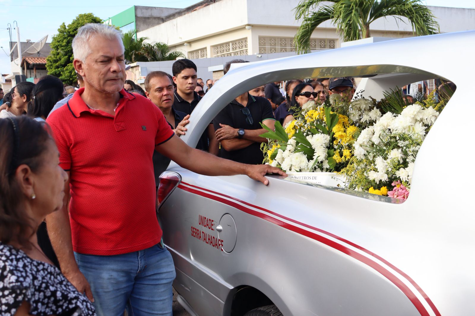 Comércio e trânsito de ST param na despedida a Marcelo Vasconcelos