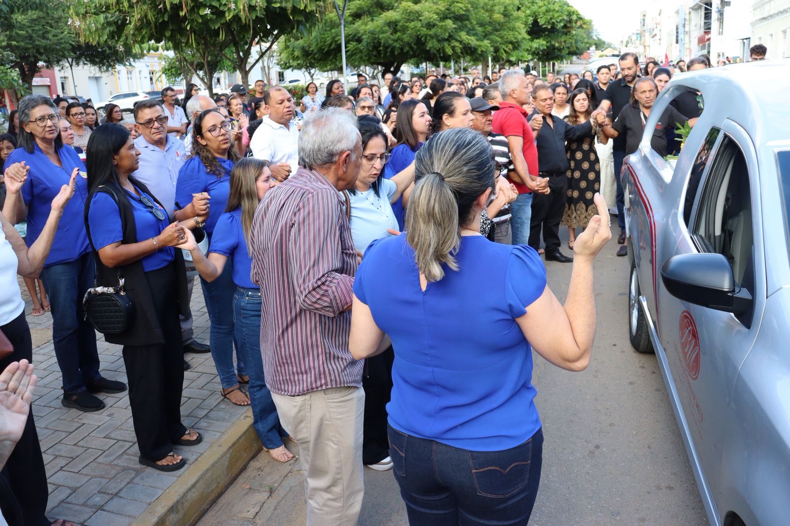 Comércio e trânsito de ST param na despedida a Marcelo Vasconcelos