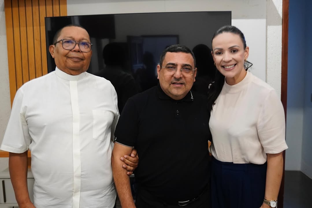 Márcia participa de reunião preparatória da 235ª Festa da Penha em ST