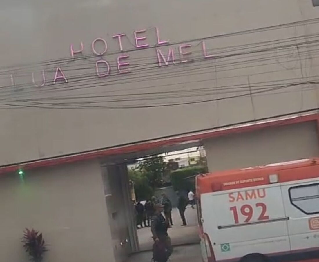 Mulher é esfaqueada por homem dentro de motel 1 Mulher é esfaqueada por homem dentro de motel - Foto: Reprodução