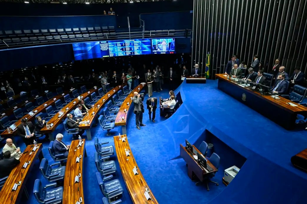 Senado aprova isenção de IR para quem ganha até dois salários-mínimos 1 Senado aprova isenção de IR para quem ganha até dois salários-mínimos - Foto: Edilson Rodrigues/Agência Senado