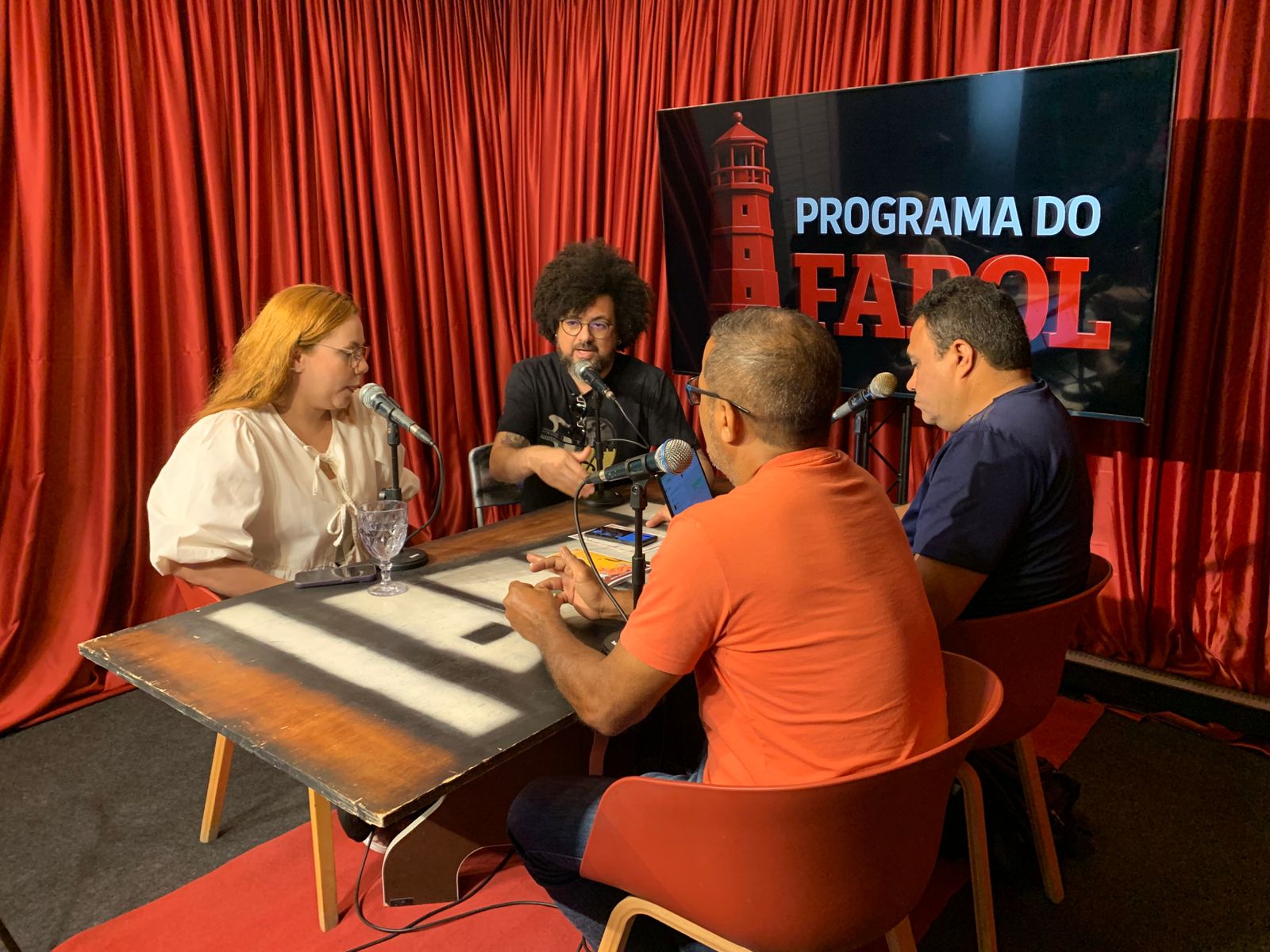 Diretora responde Manoel Enfermeiro após declarações preconceituosas