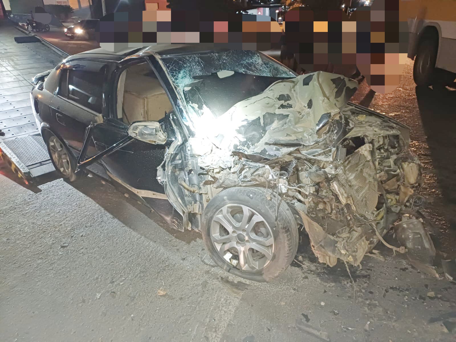 Colisão na BR-232, deixa pelo menos sete pessoas feridas