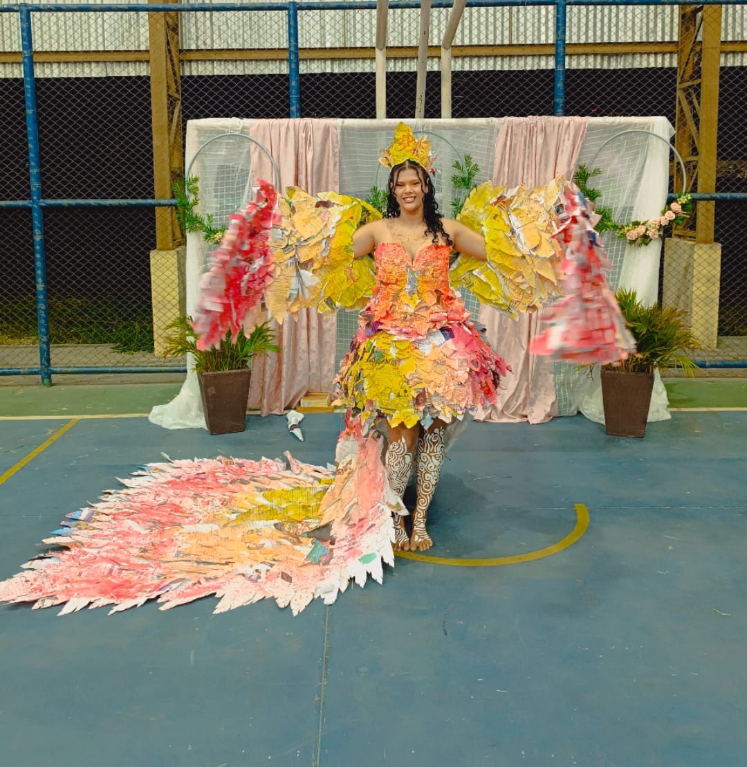 Escola realiza Desfile Ecológico com roupas recicladas em ST