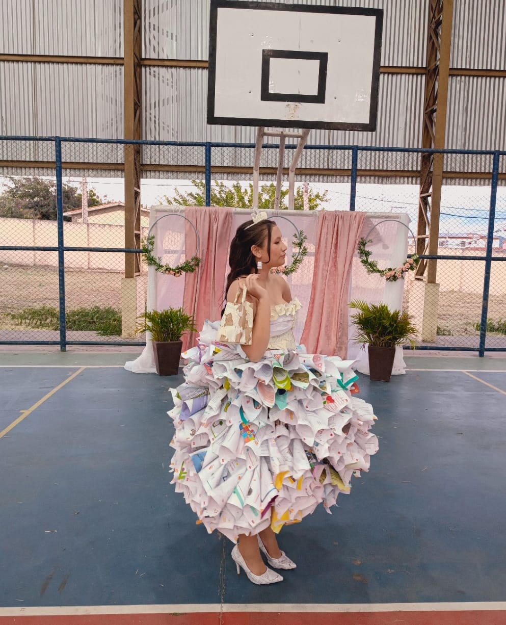 Escola realiza Desfile Ecológico com roupas recicladas em ST