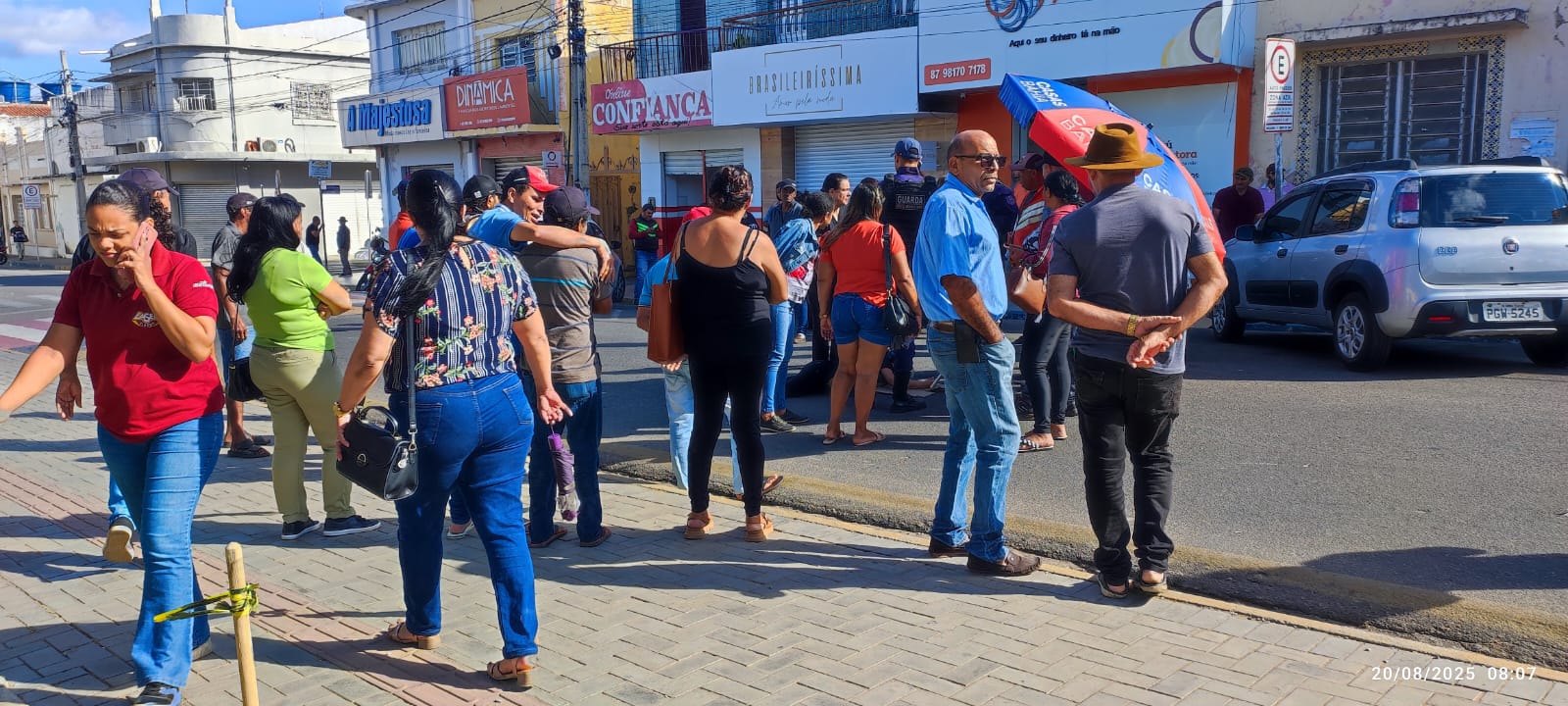 Cachorro provoca acidente no Centro de Serra Talhada nesta quarta