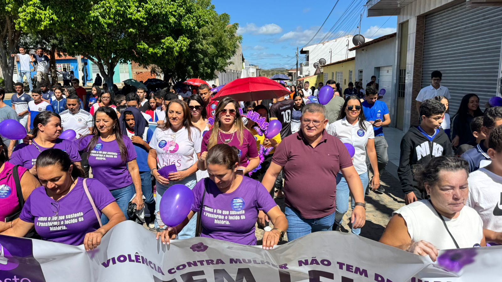Calumbi realiza caminhada do Agosto Lilás