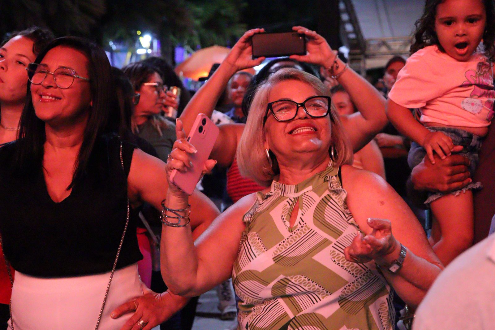 Artistas trazem alegria e descontração à Praça Sérgio Magalhães em ST