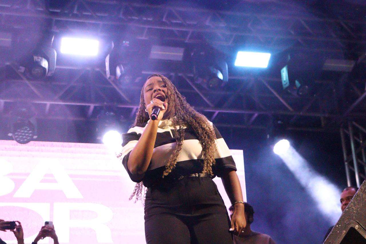 Emoção marcou show de banda de rock católico na Sérgio Magalhães