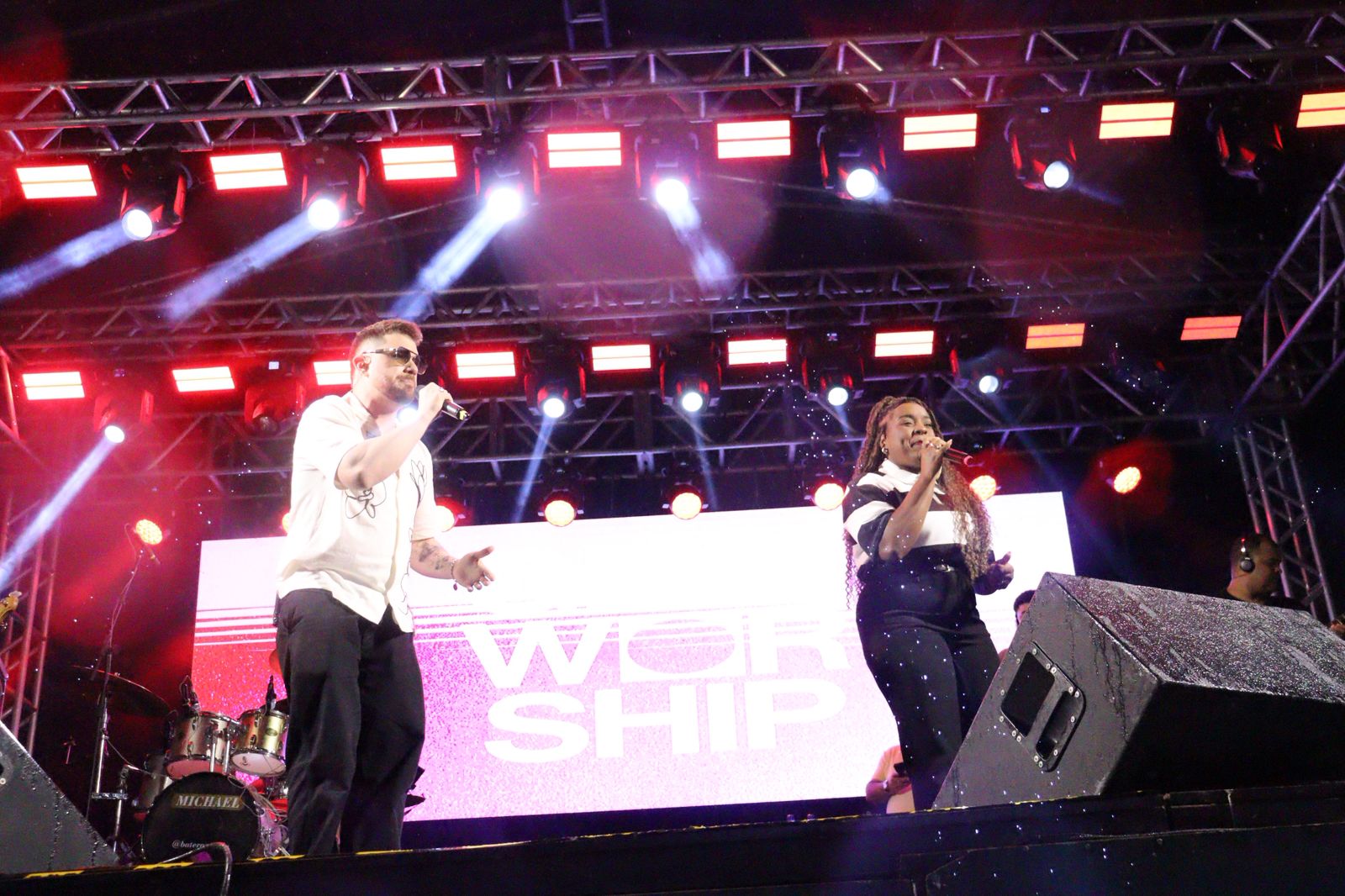 Emoção marcou show de banda de rock católico na Sérgio Magalhães