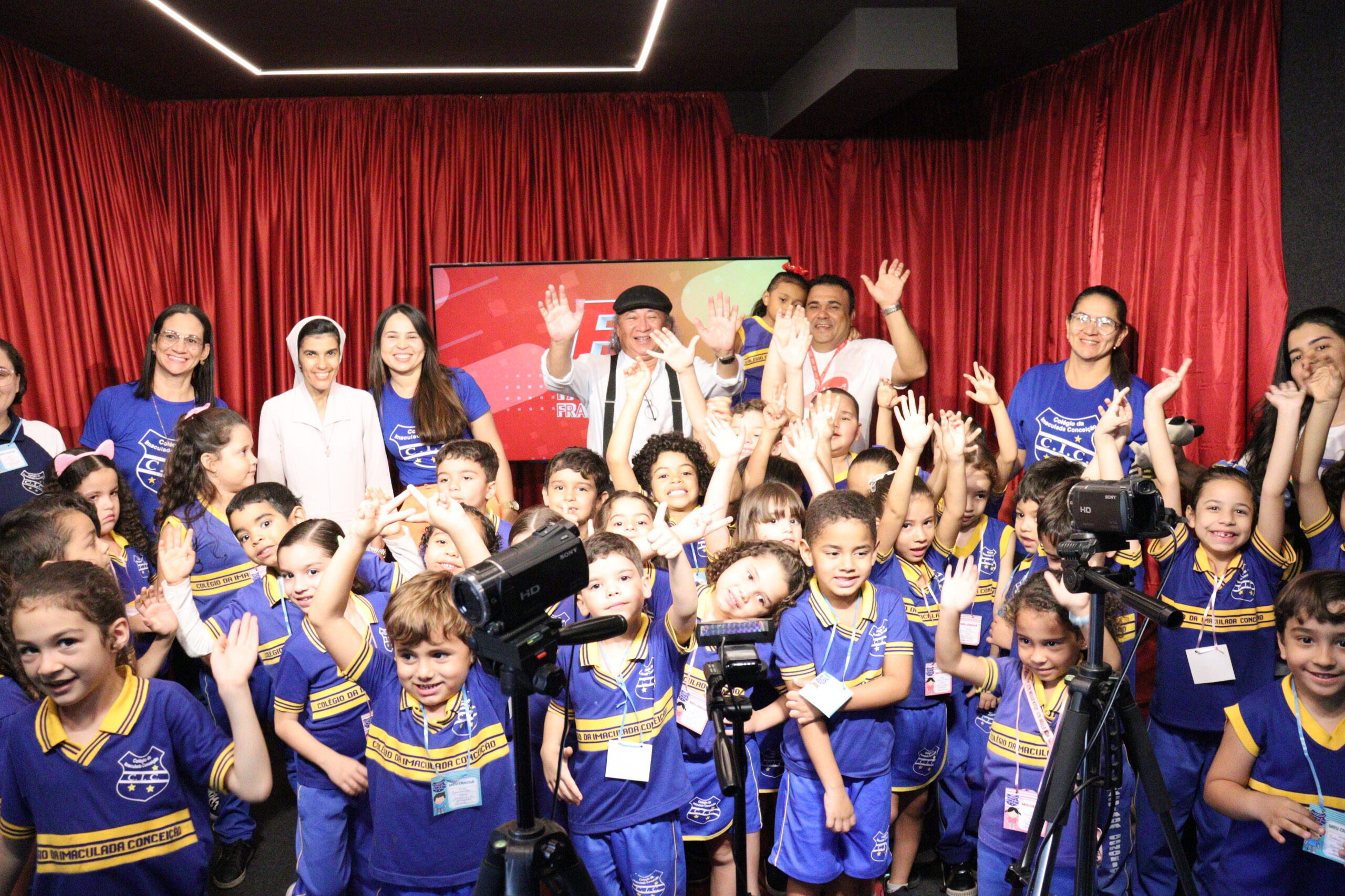 Alunos da Imaculada Conceição visitam redação do Farol nesta 3ª 1 Alunos da Imaculada visitam redação do Farol