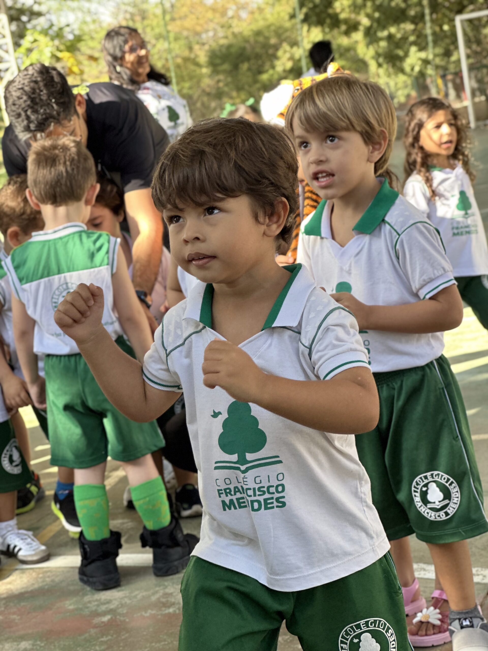 Colégio Francisco Mendes e CCAA surpreendem alunos no volta às aulas