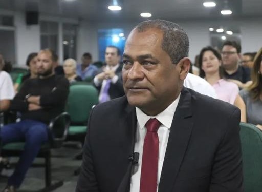 Posse de Nailson tem momento de aplausos à ex-vereadora Juliana 1 Posse de Nailson tem momento de aplausos à ex-vereadora Juliana