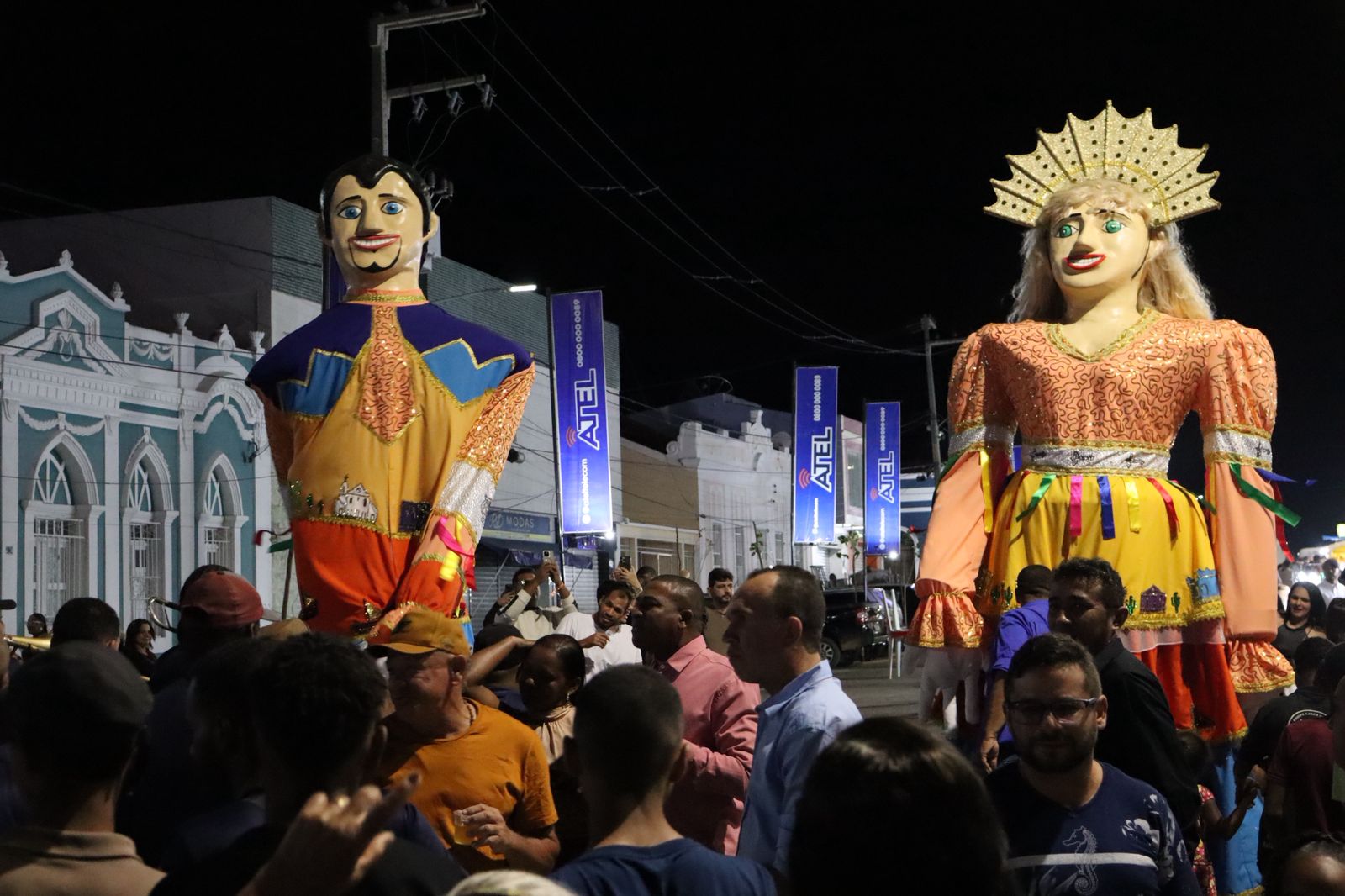 Atel celebra 20 anos com noite de festa nas ruas e receita de sucesso