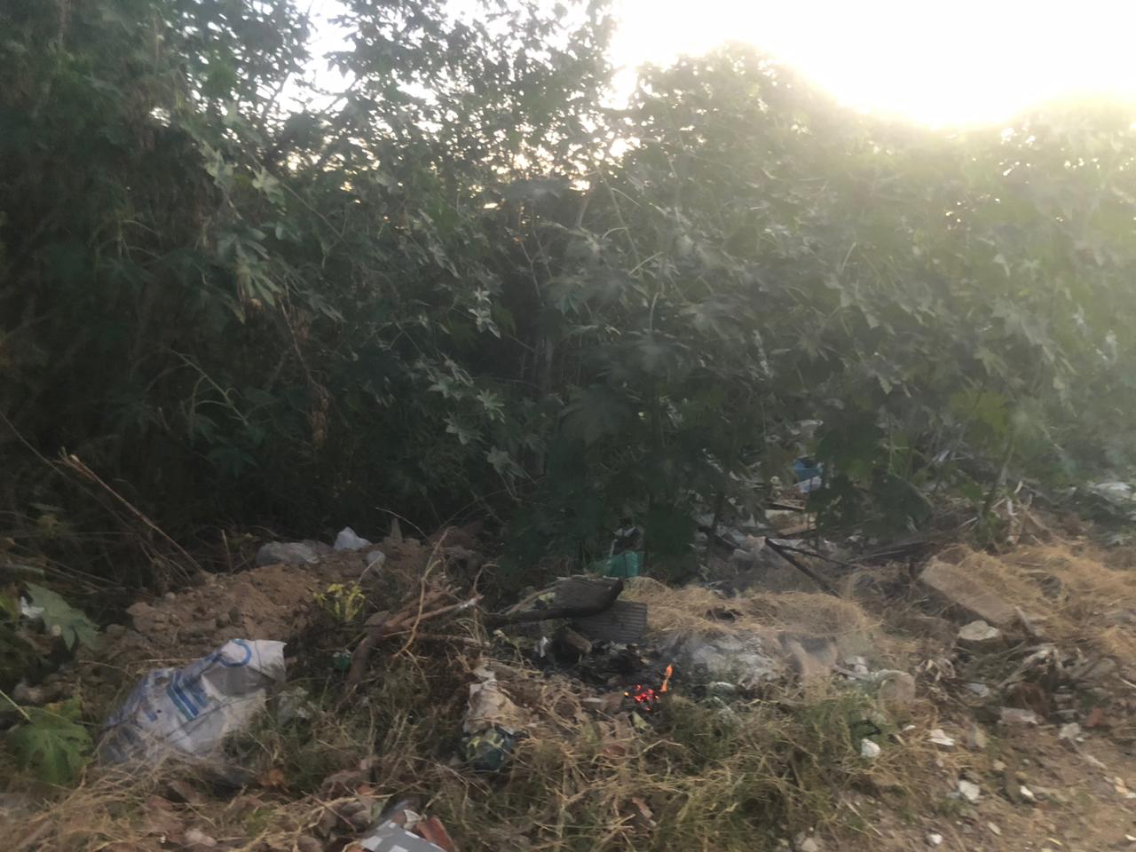 Terreno no bairro AABB vira lixão e 'motel a céu aberto', diz moradora