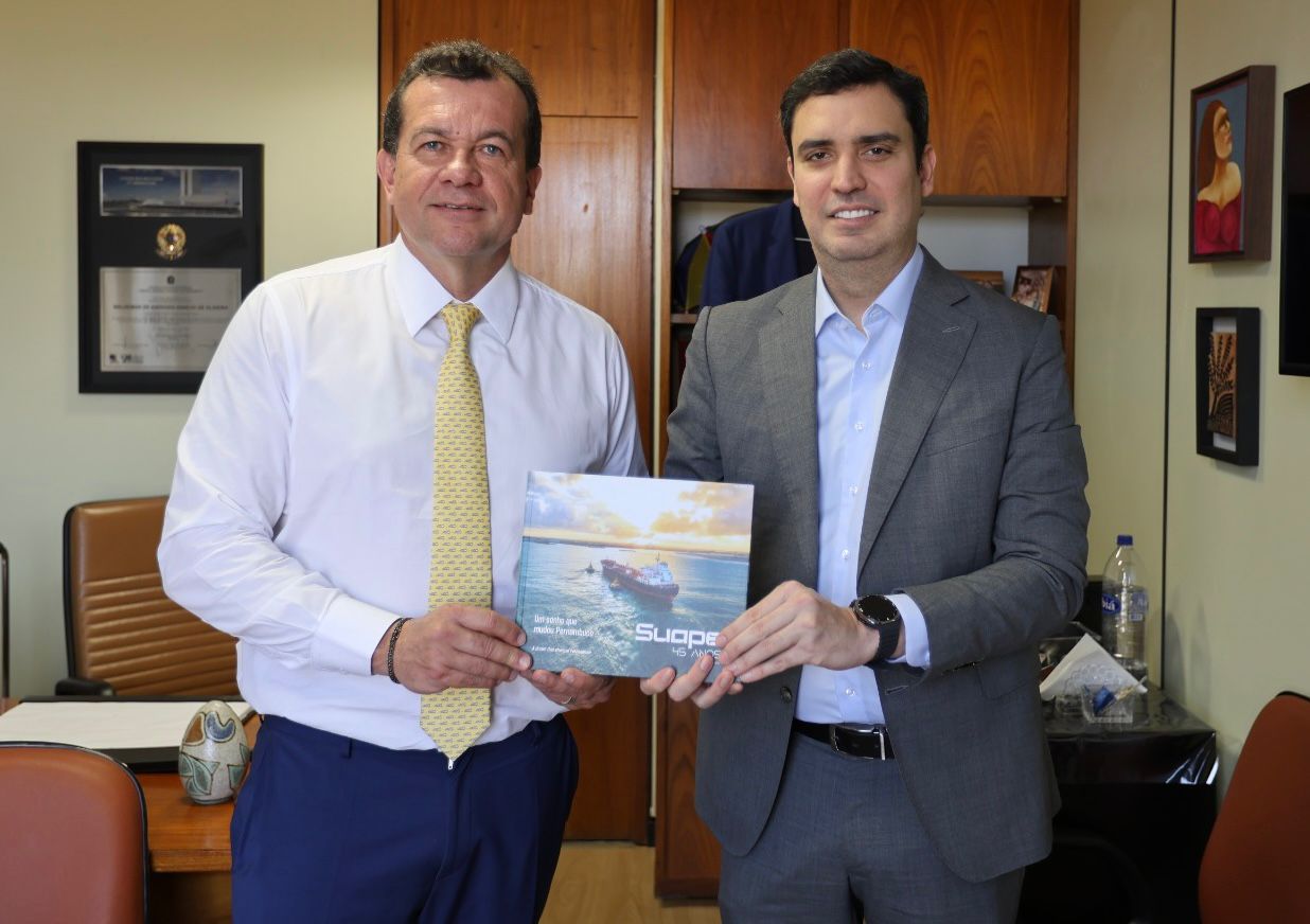 Waldemar Oliveira recebe o presidente de SUAPE