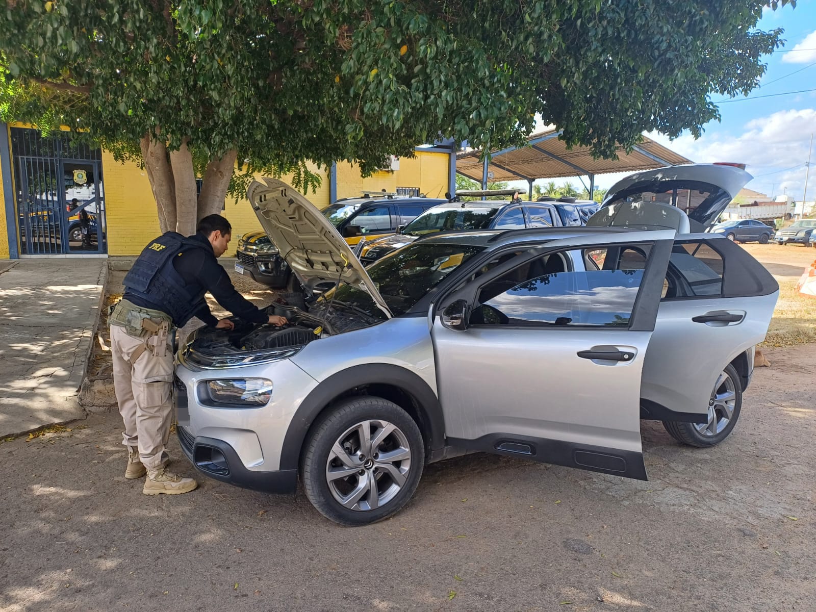 Carro roubado é recuperado pela PRF após 25 Km de fuga