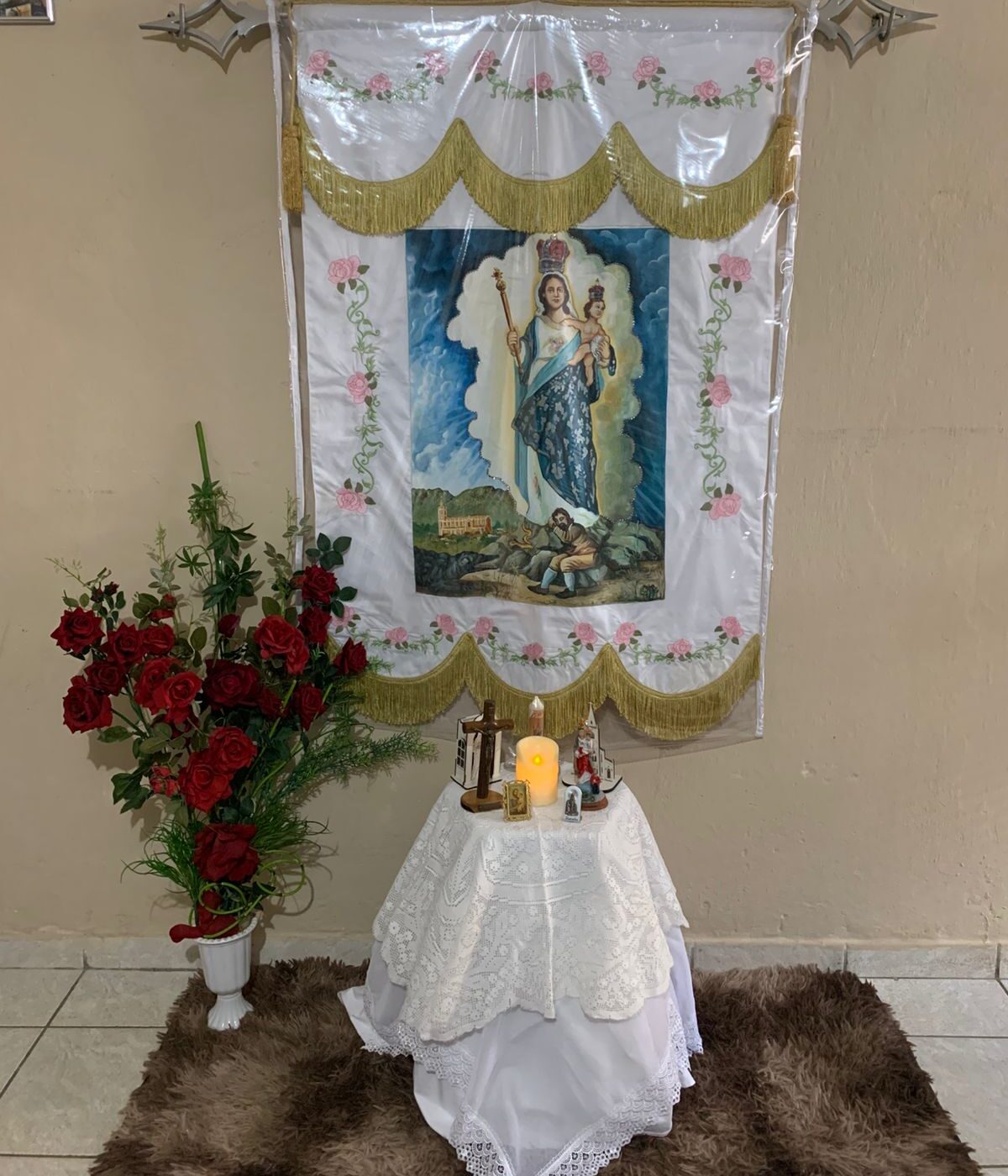 Família de ST descreve a emoção em receber a Bandeira da Penha