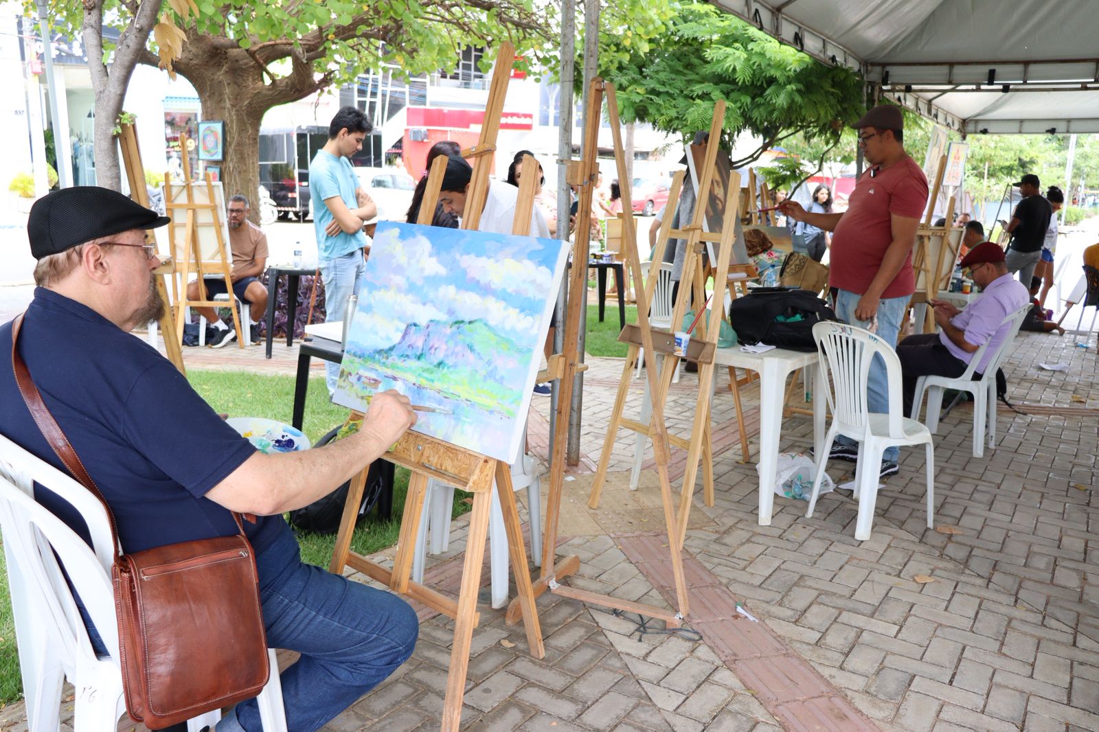 Pintando na Praça chega a Serra Talhada reunindo 50 artistas plásticos
