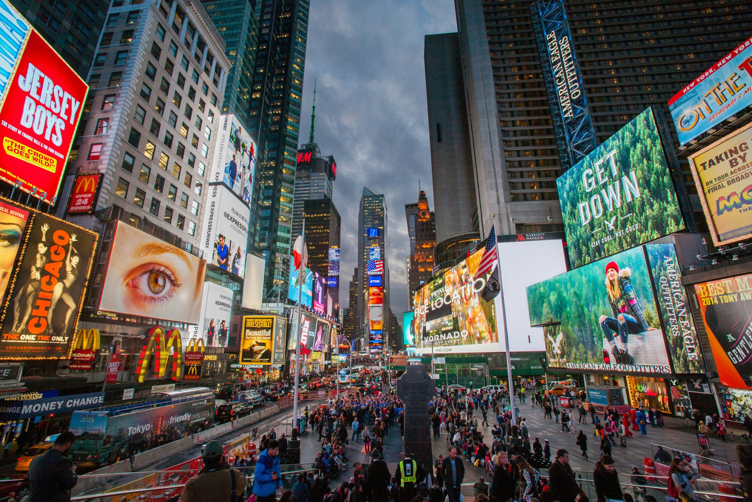 Adolescente abre fogo na Times Square e deixa três feridos em Nova Iorque 1 Adolescente abre fogo na Times Square e deixa três feridos em NY - Foto: James Ting/Unsplash