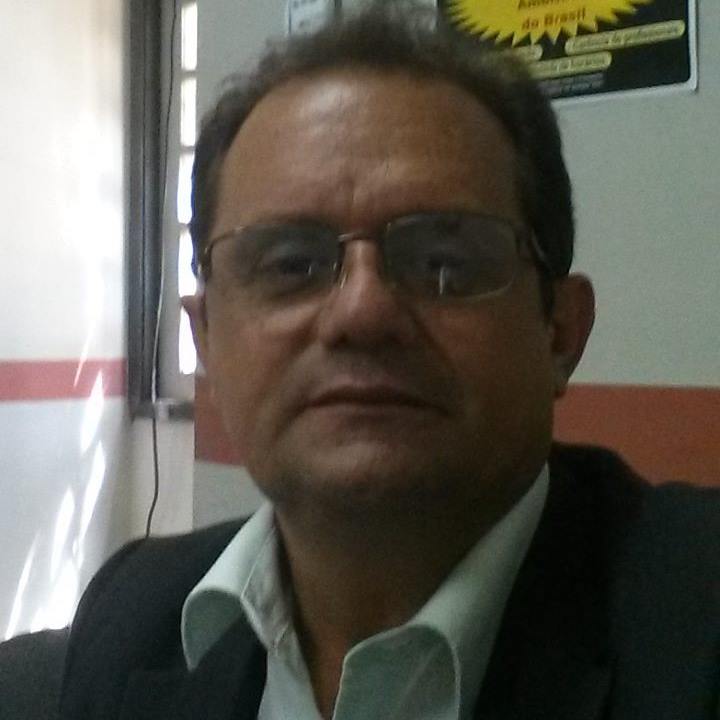 Emoção marca sepultamento de advogado morto na PE-390 1 Emoção marca sepultamento de advogado morto na PE-390