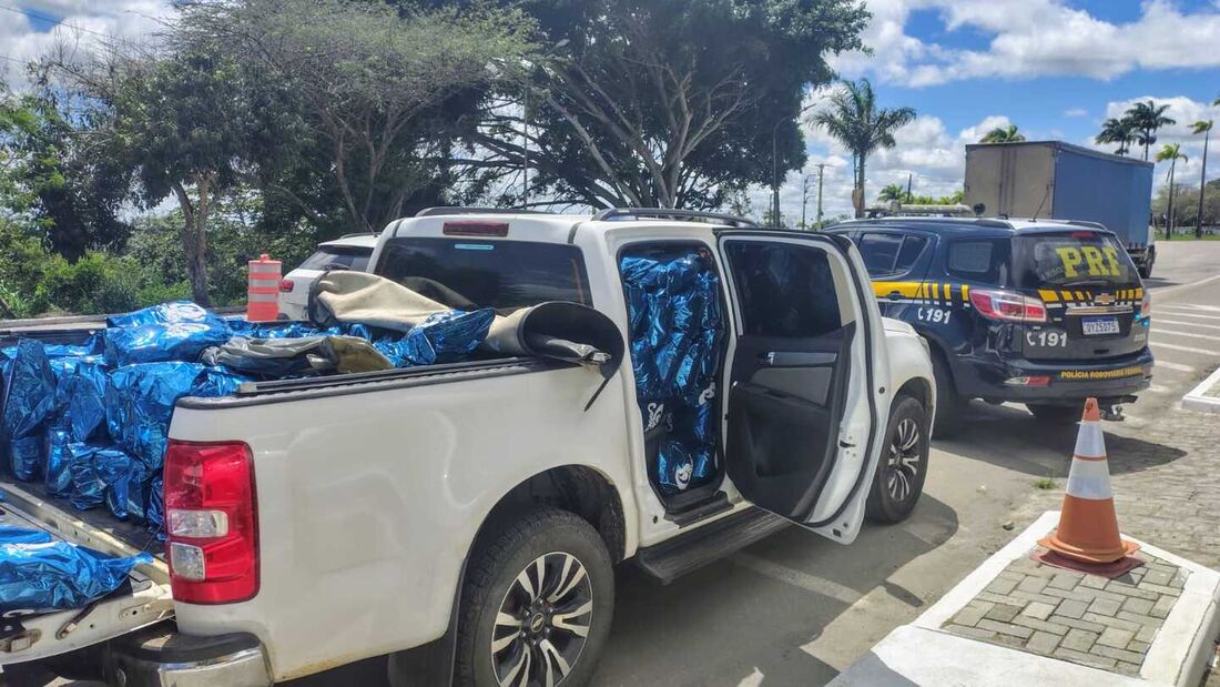 PRF encontra 185 kg de maconha em caminhonete - Foto: PRF/Divulgação