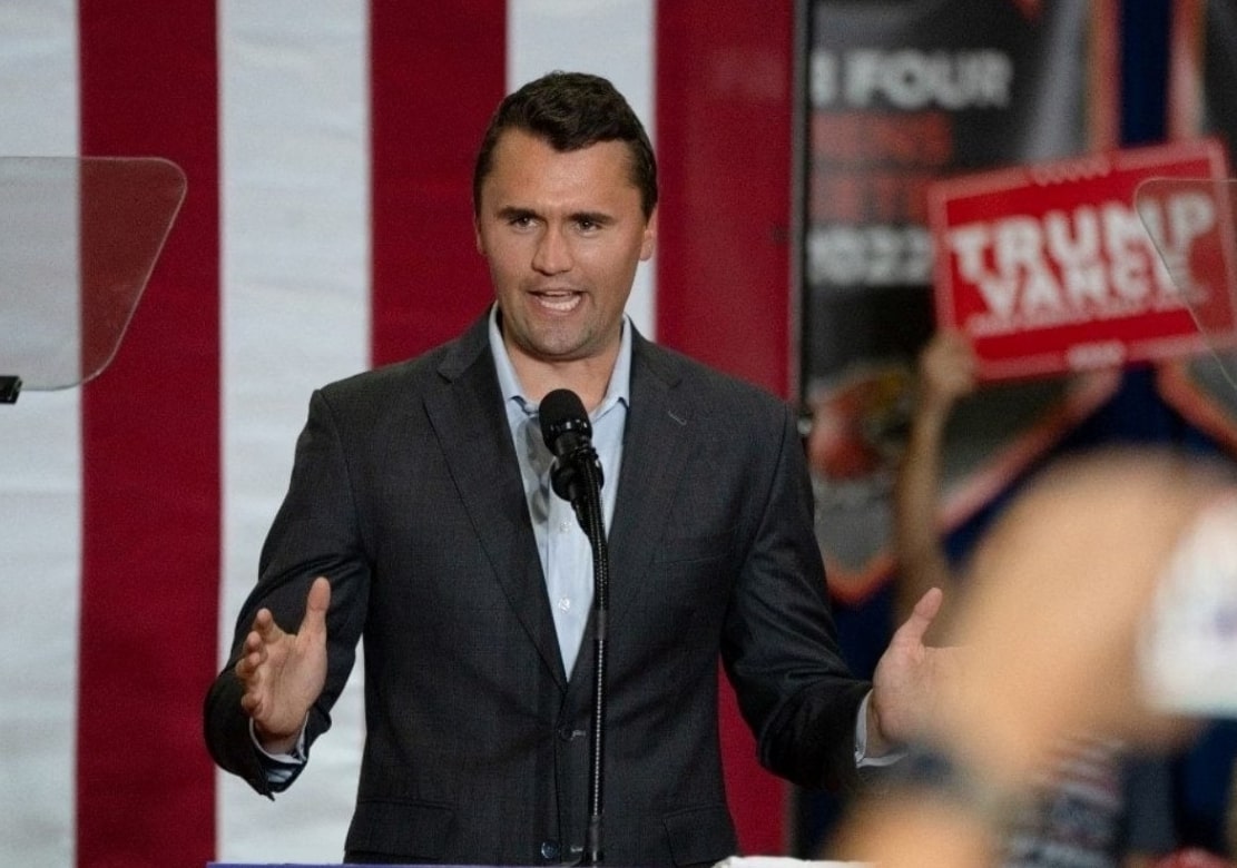Polícia faz “caçada” por assassino do influencer Charlie Kirk 1 Polícia faz “caçada” por assassino do influencer Charlie Kirk - Foto: Reprodução / Campanha Donald Trump