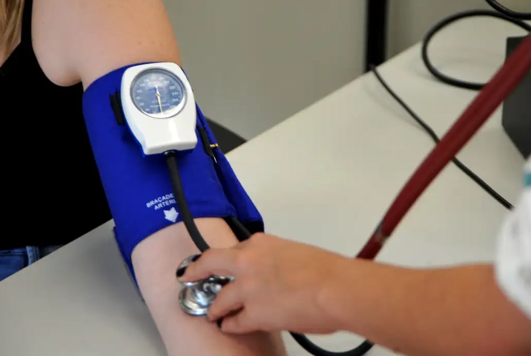 Pressão arterial 12 por 8 passa a ser considerada pré-hipertensão 1 Pressão arterial 12 por 8 passa a ser considerada pré-hipertensão - Foto: Divulgação/Sesa/Governo do Paraná
