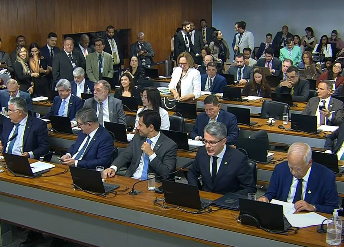 CCJ do Senado rejeita PEC da Blindagem por unanimidade 1 CCJ do Senado rejeita PEC da Blindagem por unanimidade - Foto: Reprodução/TV Senado