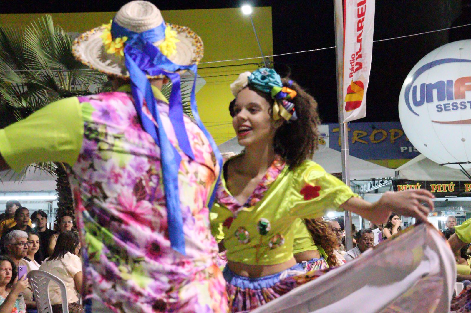 Shows de Adilson Ramos e Ricardo Cardouzo animaram gerações nesta 2ª