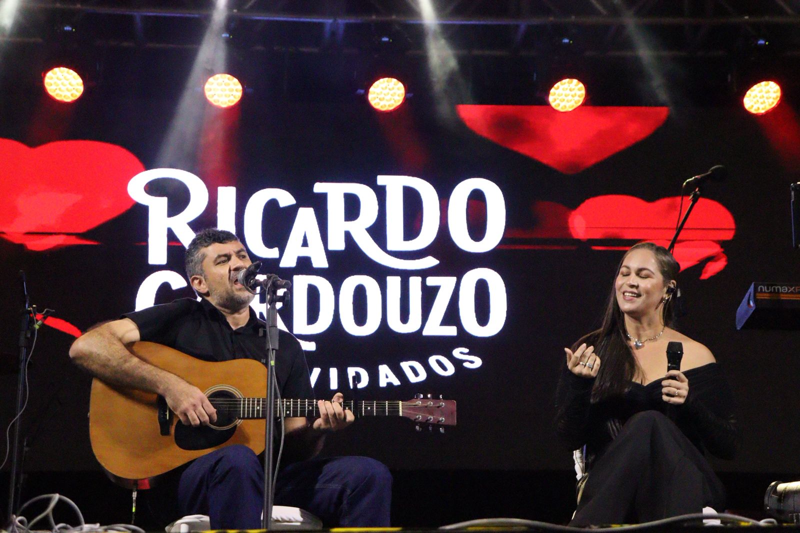 Shows de Adilson Ramos e Ricardo Cardouzo animaram gerações nesta 2ª