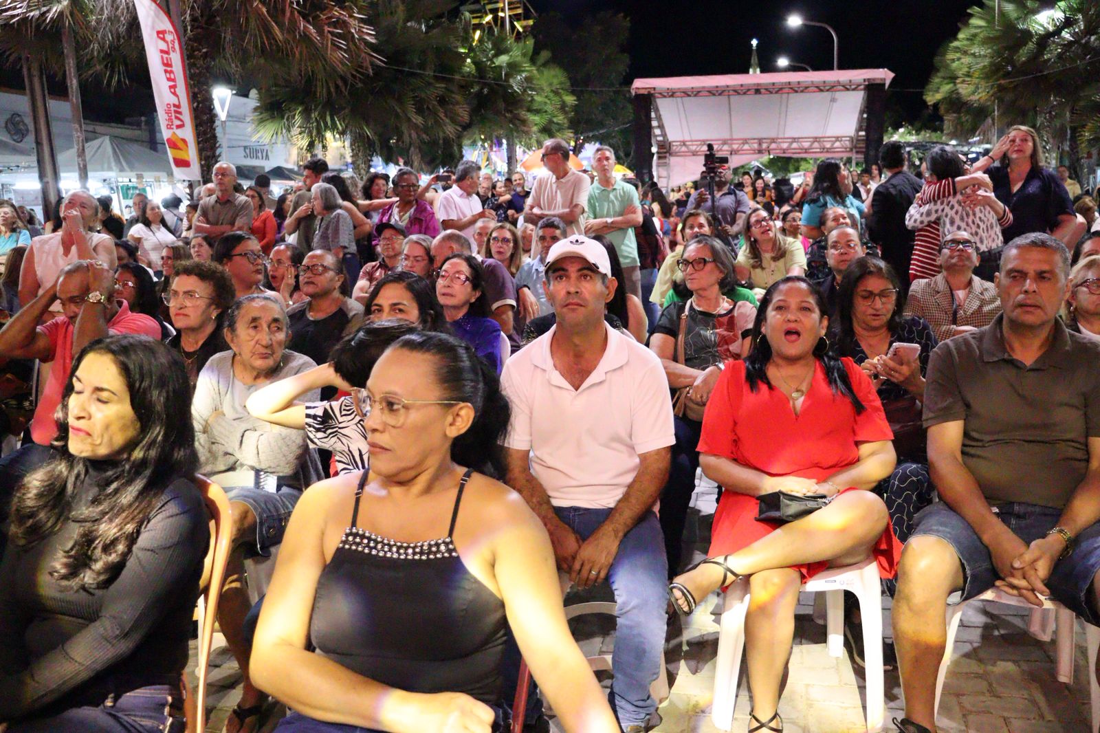 Shows de Adilson Ramos e Ricardo Cardouzo animaram gerações nesta 2ª