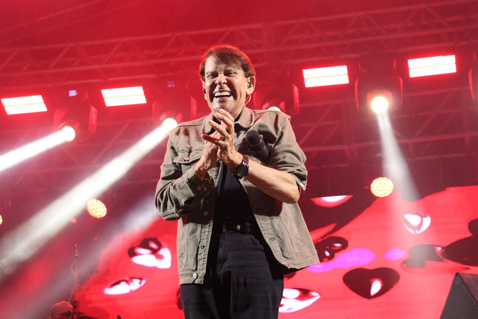 Shows de Adilson Ramos e Ricardo Cardouzo animaram gerações nesta 2ª